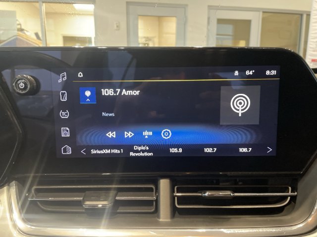 Used 2025 Chevrolet Trax LT w/ LT Convenience Package FWD image 21