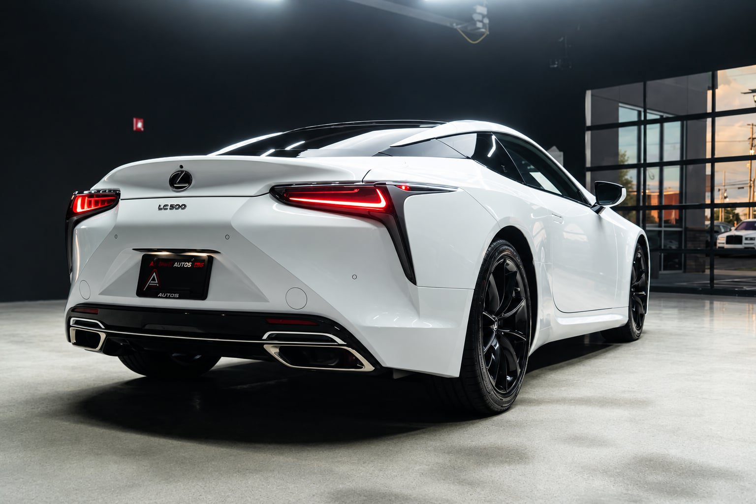 Used 2018 Lexus LC 500 Coupe w/ Touring Package RWD image 6