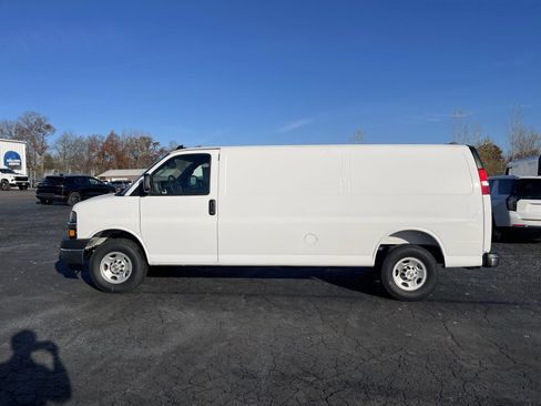 New 2025 Chevrolet Express 3500 Extended w/ Driver Convenience Package RWD image 34