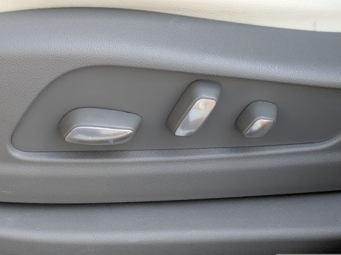 Used 2019 Cadillac XT5 Luxury FWD image 19