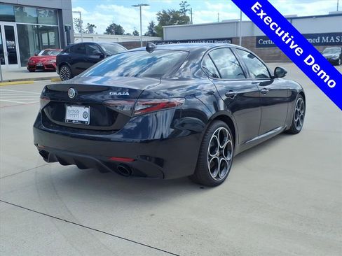 New 2025 Alfa Romeo Giulia Veloce w/ Veloce Package Rwd image 7