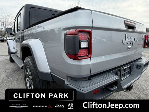 Used 2020 Jeep Gladiator Overland w/ LED Lighting Group AWD/4WD image 7