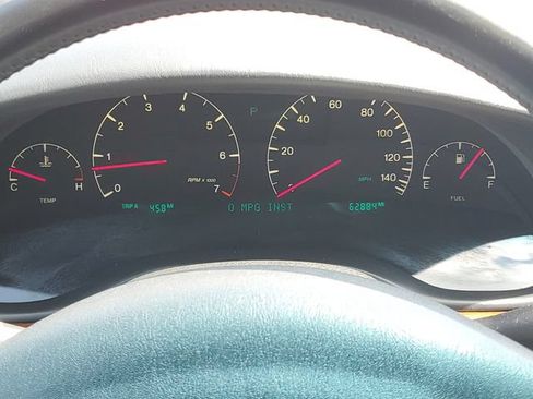Used 1999 Cadillac Seville SLS w/ Personalization Pkg FWD image 11