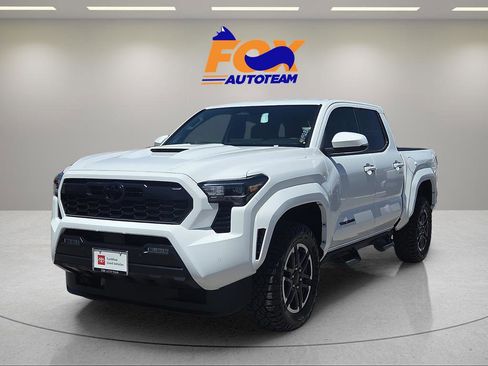 Certified 2025 Toyota Tacoma TRD Sport w/ TRD Sport Upgrade Package AWD/4WD image 1