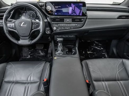 Used 2024 Lexus ES 300h w/ Luxury Package image 6