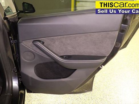 Used 2024 Tesla Model Y Long Range AWD/4WD image 33
