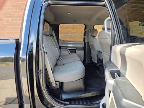Used 2015 Ford F150 XLT w/ Equipment Group 302A Luxury AWD/4WD image 11