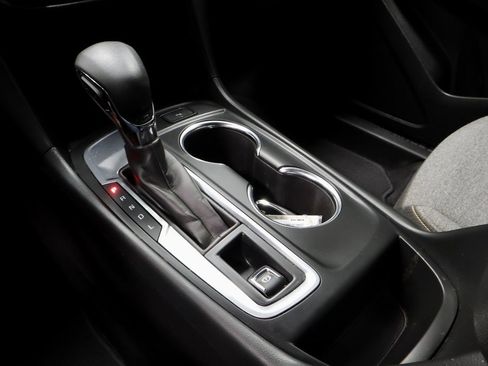 Used 2022 Chevrolet Equinox LT w/ Driver Convenience Package image 32