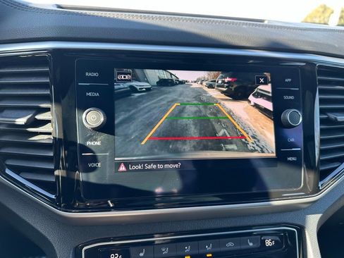 Used 2022 Volkswagen Atlas Cross Sport SE image 26