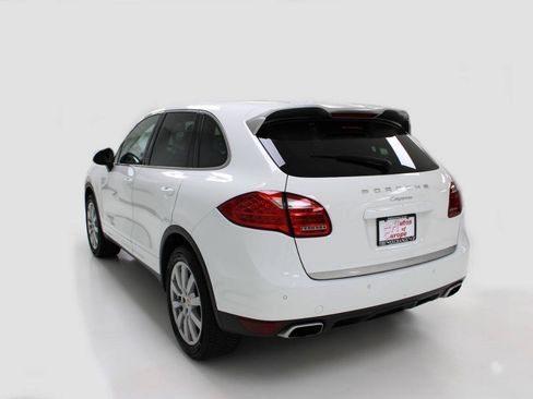 Used 2014 Porsche Cayenne Platinum Edition AWD/4WD image 4