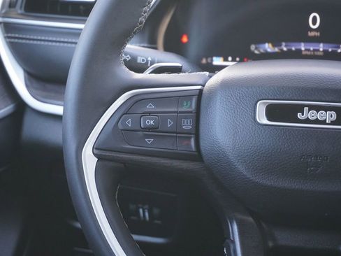 Used 2023 Jeep Grand Cherokee L Limited w/ Black Appearance Package image 15