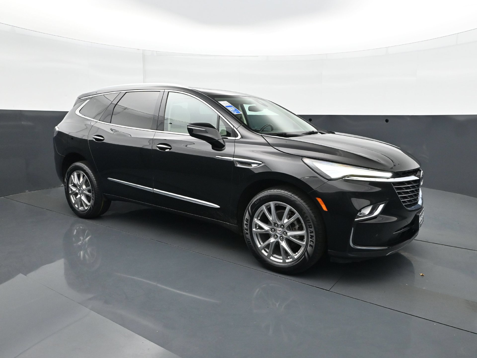 Used 2024 Buick Enclave Essence w/ Experience Buick Package AWD/4WD image 9