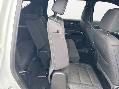 Used 2024 Chevrolet Traverse LS FWD image 20