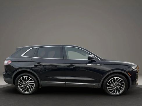 Used 2019 Lincoln Nautilus Reserve image 4