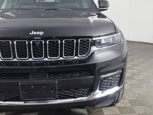 Used 2024 Jeep Grand Cherokee L Limited w/ Luxury Tech Group II image 18