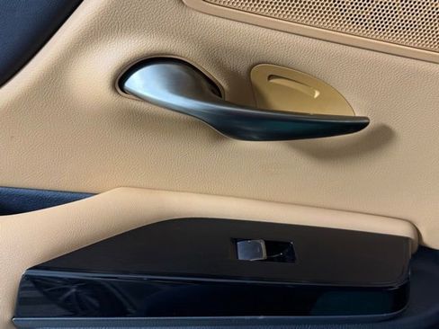 Used 2025 Lexus ES 300h 300h image 26