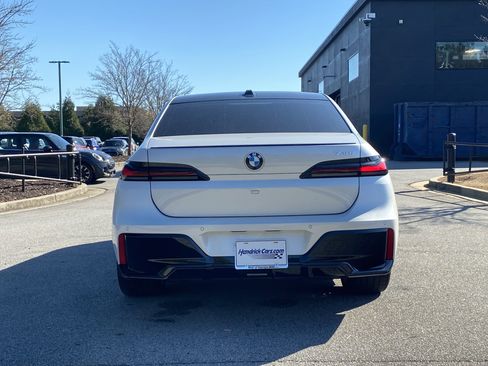 Used 2025 BMW 740i w/ Premium Package image 16