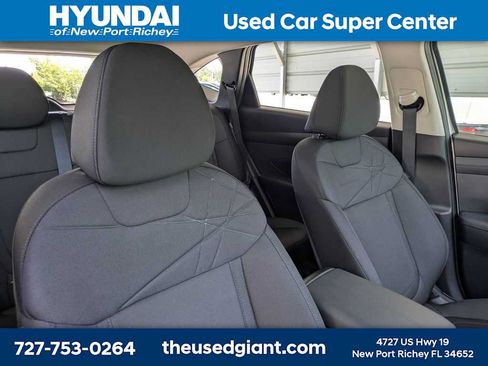 Used 2025 Hyundai Tucson SE FWD image 6