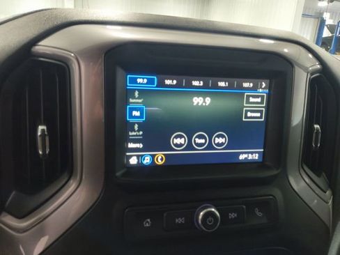 Used 2019 Chevrolet Silverado 1500 Custom AWD/4WD image 13