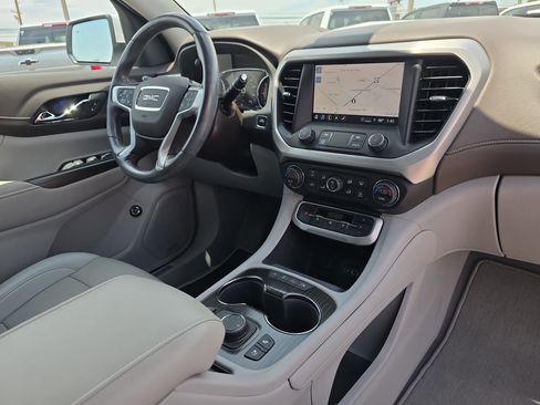 Used 2021 GMC Acadia SLT w/ Technology Package FWD image 18