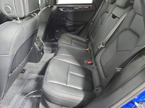 Certified 2019 Porsche Macan AWD/4WD image 24