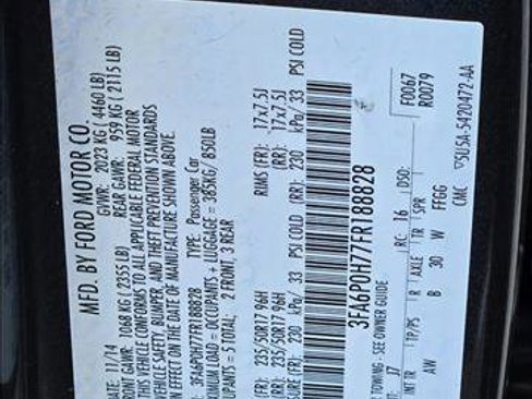 Used 2015 Ford Fusion SE FWD image 22