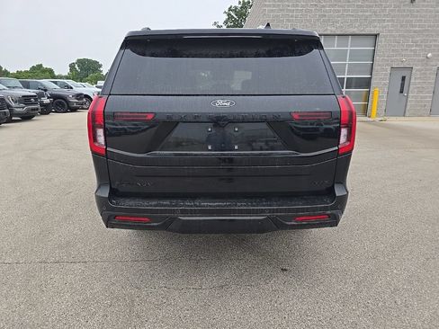 Used 2025 Ford Expedition Max Platinum w/ Stealth Appearance Package AWD/4WD image 5