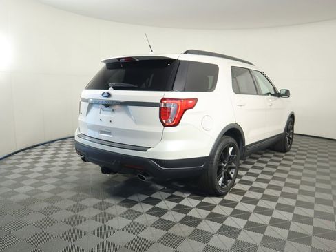 Used 2019 Ford Explorer XLT w/ Equipment Group 202A image 5