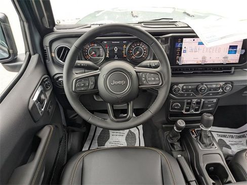 New 2025 Jeep Gladiator Sport w/ Premium Package image 15