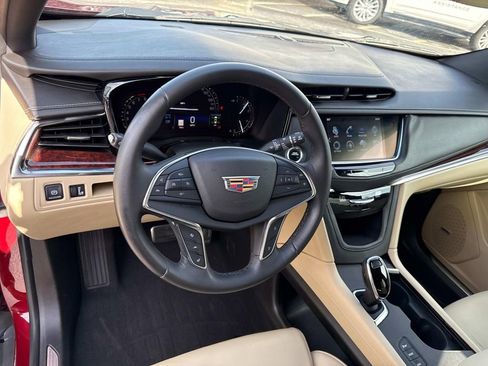 Used 2017 Cadillac XT5 Luxury w/ Driver Awareness Package image 34