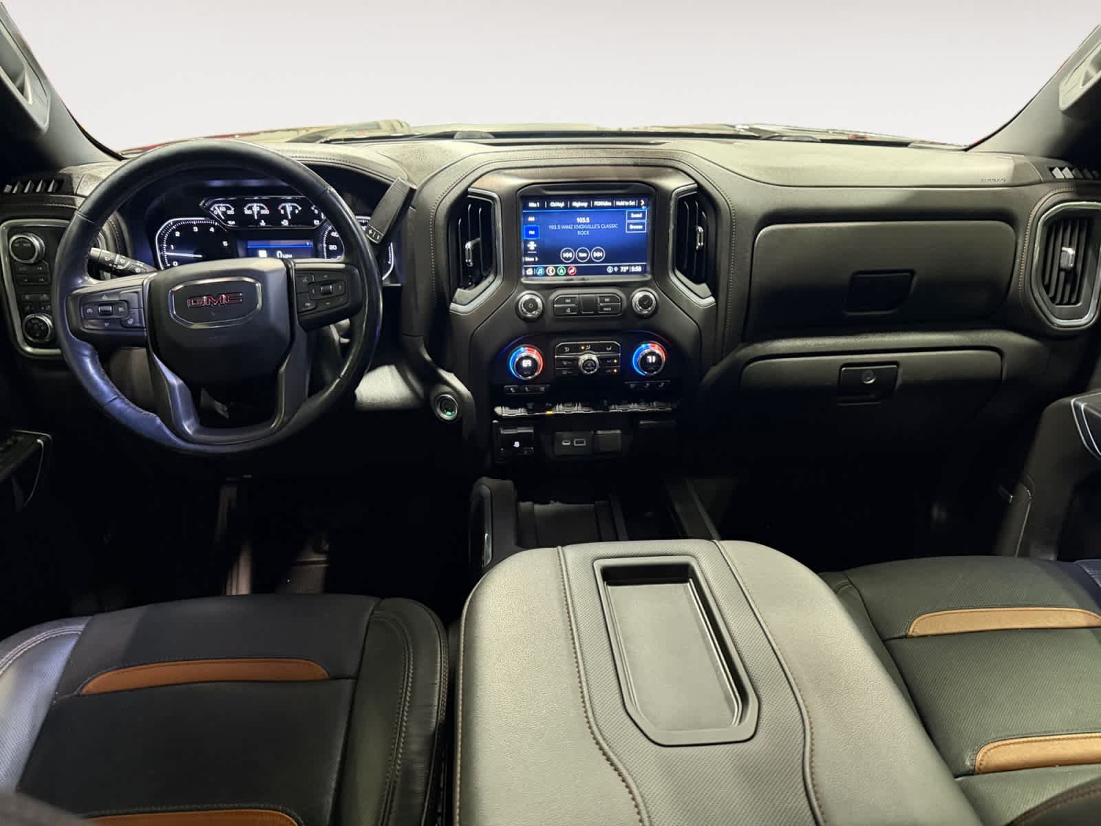 Used 2022 GMC Sierra 2500 AT4 w/ AT4 Preferred Package AWD/4WD image 11