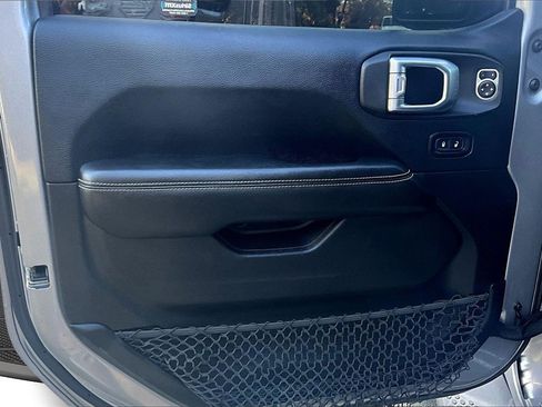 Used 2018 Jeep Wrangler Unlimited Sahara w/ Dual Top Group image 18