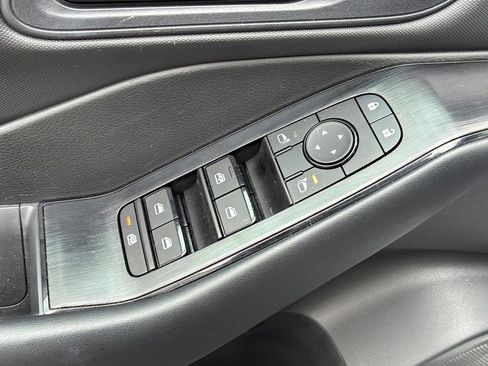 Certified 2025 Nissan Rogue S FWD image 12