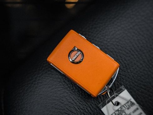 Used 2023 Volvo V60 B5 Cross Country Plus image 42