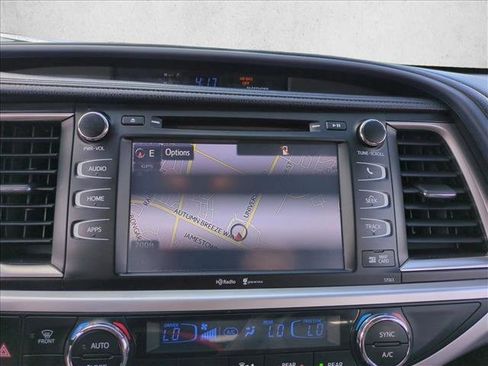 Used 2014 Toyota Highlander XLE FWD image 13