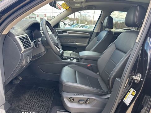 Used 2023 Volkswagen Atlas SEL AWD/4WD image 14