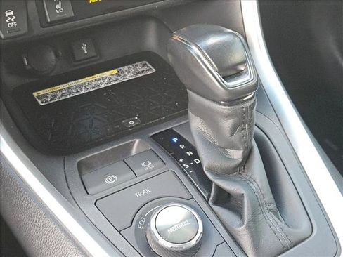 Used 2021 Toyota RAV4 XSE AWD/4WD image 20