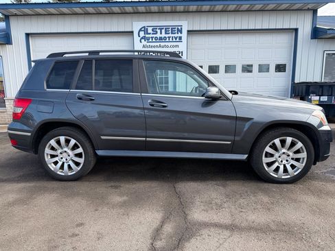 Used 2010 Mercedes-Benz GLK 350 4MATIC image 2