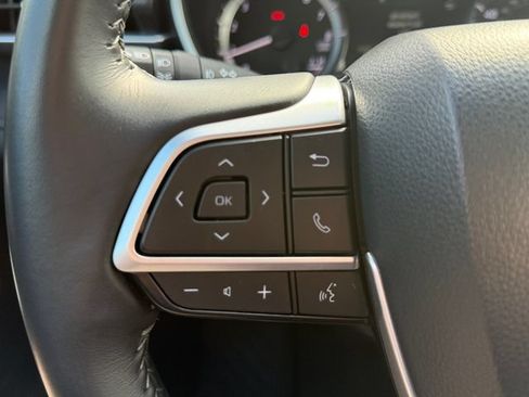 Used 2024 Toyota Highlander XSE AWD/4WD image 21