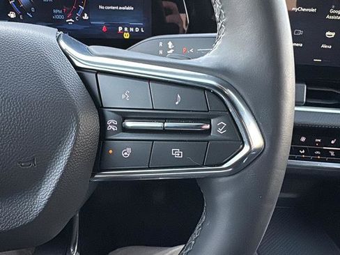 Used 2025 Chevrolet Equinox LT w/ Convenience Package II image 19