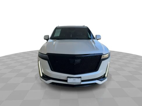 Certified 2021 Cadillac Escalade Sport image 3