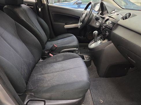 Used 2014 MAZDA MAZDA2 Sport image 43