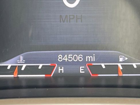 Used 2018 Jeep Cherokee Limited AWD/4WD image 23