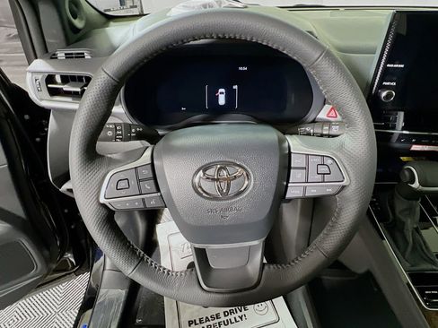 New 2026 Toyota Sienna Platinum image 11