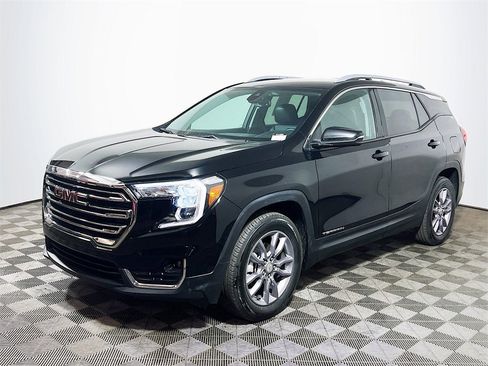 Used 2023 GMC Terrain SLT image 4
