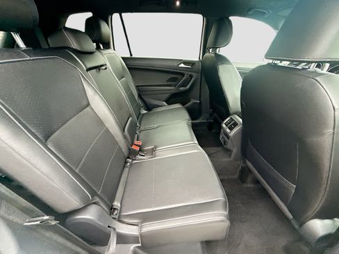 Certified 2021 Volkswagen Tiguan SE R-Line FWD image 28