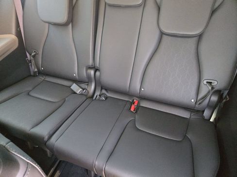 New 2026 Kia Carnival EX FWD image 22