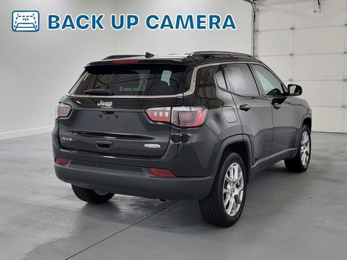 Used 2022 Jeep Compass Latitude AWD/4WD image 8