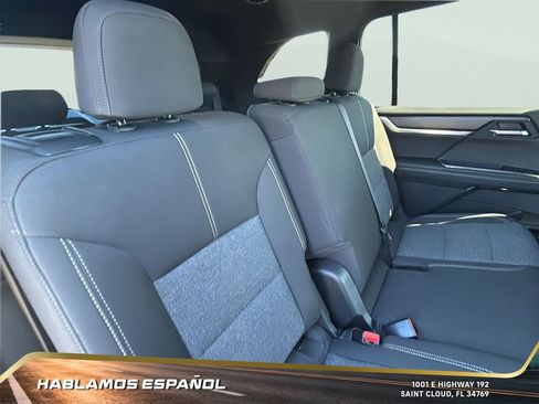 Used 2025 GMC Acadia Elevation image 30