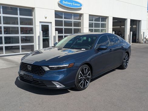 Used 2025 Honda Accord Touring image 10